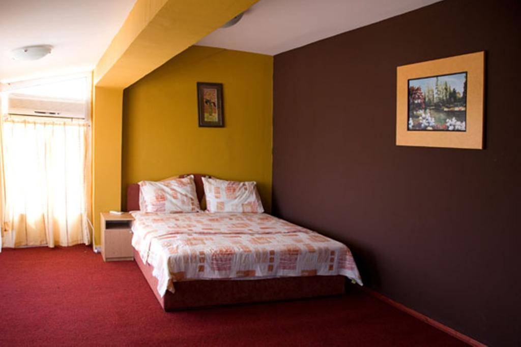 Hotel Uni Palas II Kavadarci Room photo