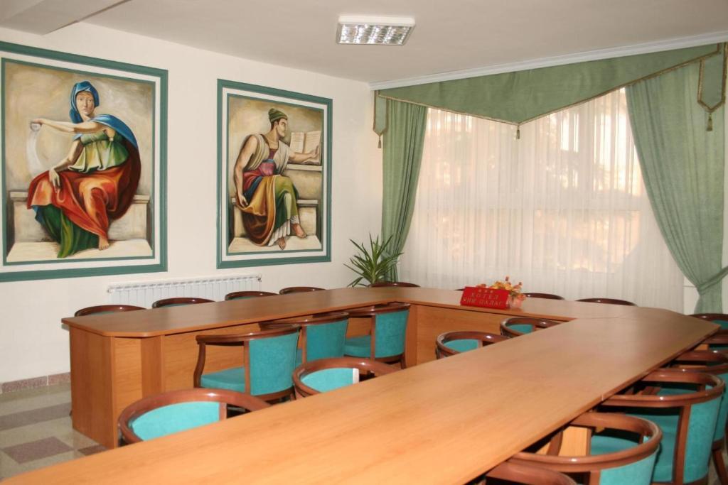 Hotel Uni Palas II Kavadarci Exterior photo